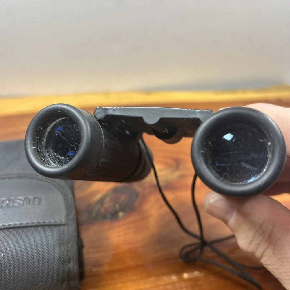 Bushnell 8X21 Black Binoculars 378FT AT 1000 YDS Camo 8 x 21 W/Case - Picture 6 of 9